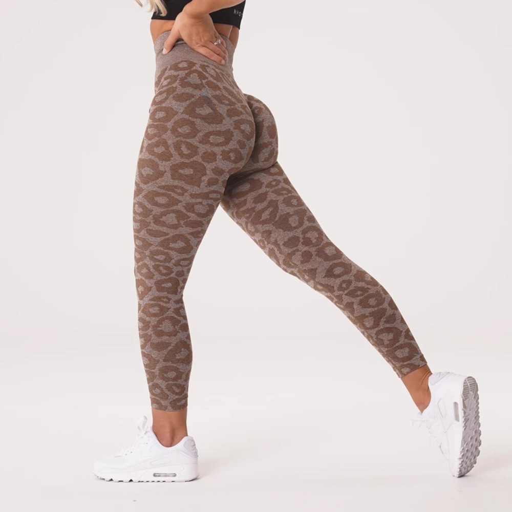 Nvgtn leopard legging